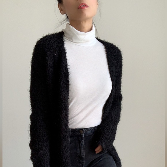 BOHO FUZZY KNIT LONG CARDIGAN WITH POCKETS IN BLACK - Picture 8 of 9